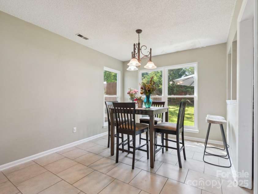 5701 Silver Eagle Drive, Charlotte, NC 28214.  MLS# CAR4269905, YatesRealty ID 19626. 