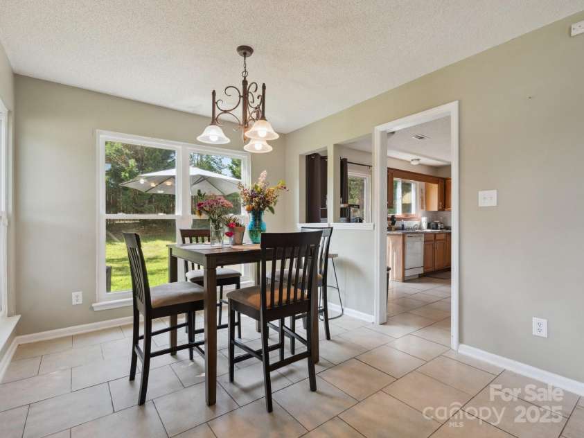 5701 Silver Eagle Drive, Charlotte, NC 28214.  MLS# CAR4269905, YatesRealty ID 19626. 