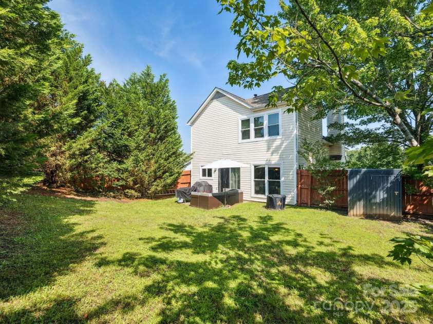 5701 Silver Eagle Drive, Charlotte, NC 28214.  MLS# CAR4269905, YatesRealty ID 19626. 