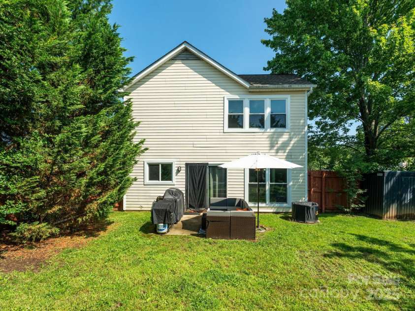 5701 Silver Eagle Drive, Charlotte, NC 28214.  MLS# CAR4269905, YatesRealty ID 19626. 