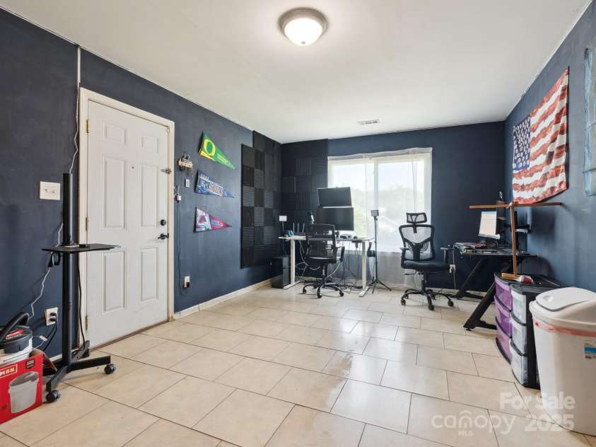 5701 Silver Eagle Drive, Charlotte, NC 28214.  MLS# CAR4269905, YatesRealty ID 19626. Bonus Room