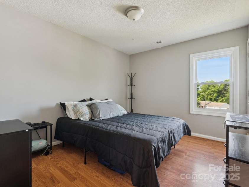 5701 Silver Eagle Drive, Charlotte, NC 28214.  MLS# CAR4269905, YatesRealty ID 19626. Guest Bedroom 1