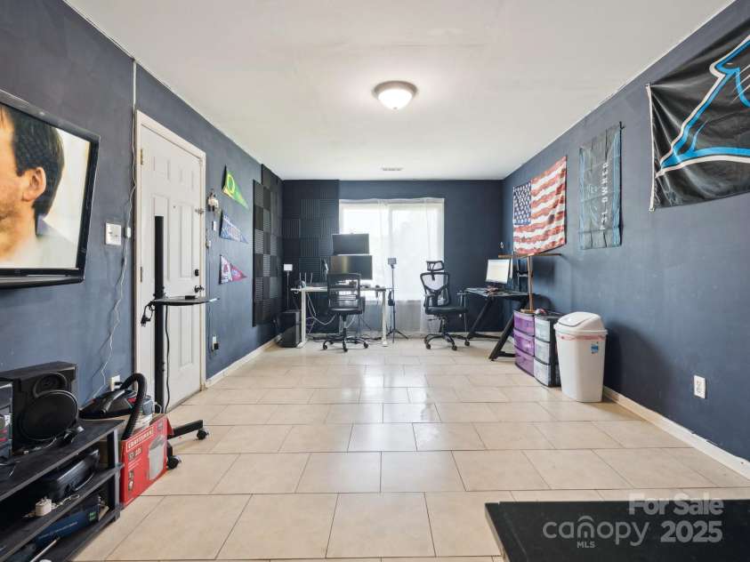 5701 Silver Eagle Drive, Charlotte, NC 28214.  MLS# CAR4269905, YatesRealty ID 19626. Main Floor Bonus Room