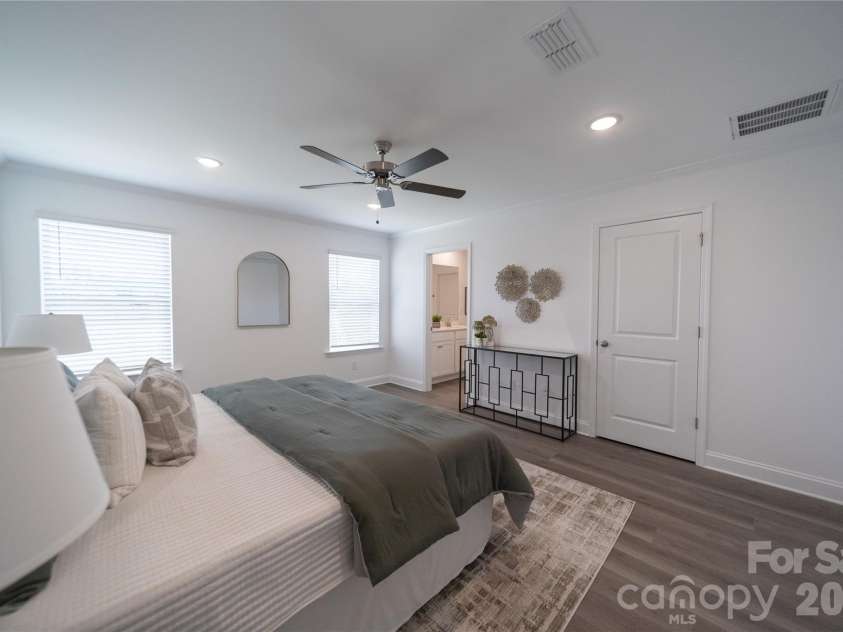 4994 Twin River Drive, Denver, NC 28037.  MLS# CAR4362321, YatesRealty ID 19628. 