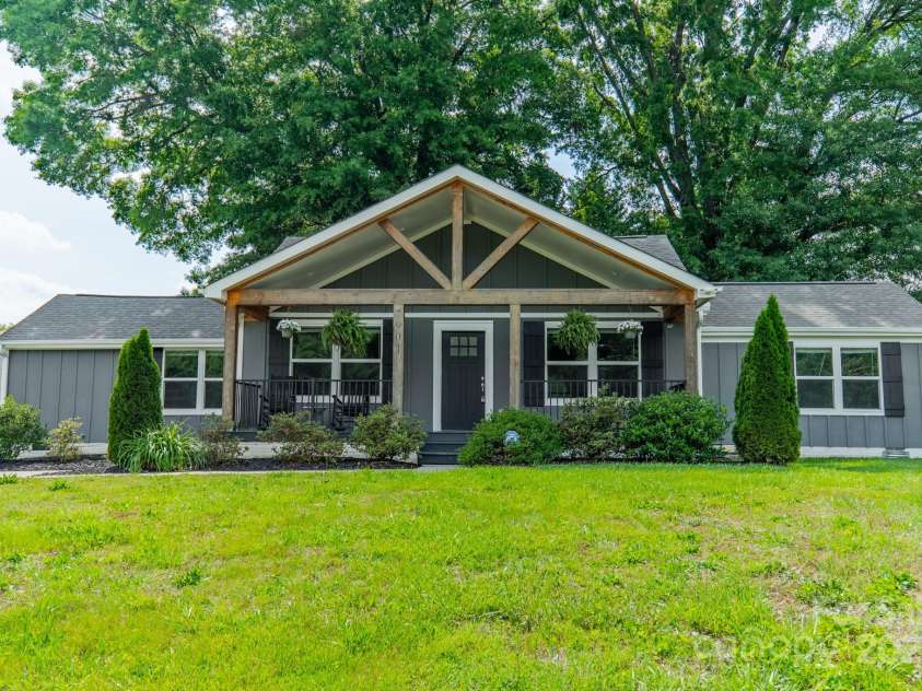 7901 Reames Road, Charlotte, NC 28216.  MLS# CAR4261222, YatesRealty ID 19628. 
