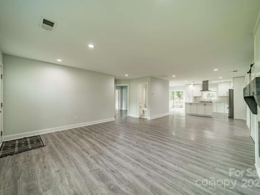 7901 Reames Road, Charlotte, NC 28216.  MLS# CAR4261222, YatesRealty ID 19628. 