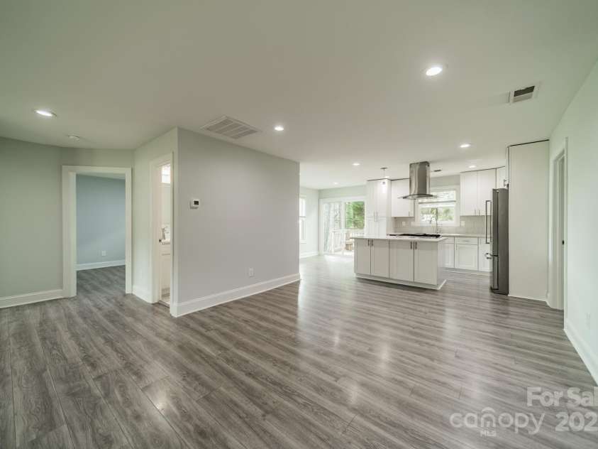 7901 Reames Road, Charlotte, NC 28216.  MLS# CAR4261222, YatesRealty ID 19628. 