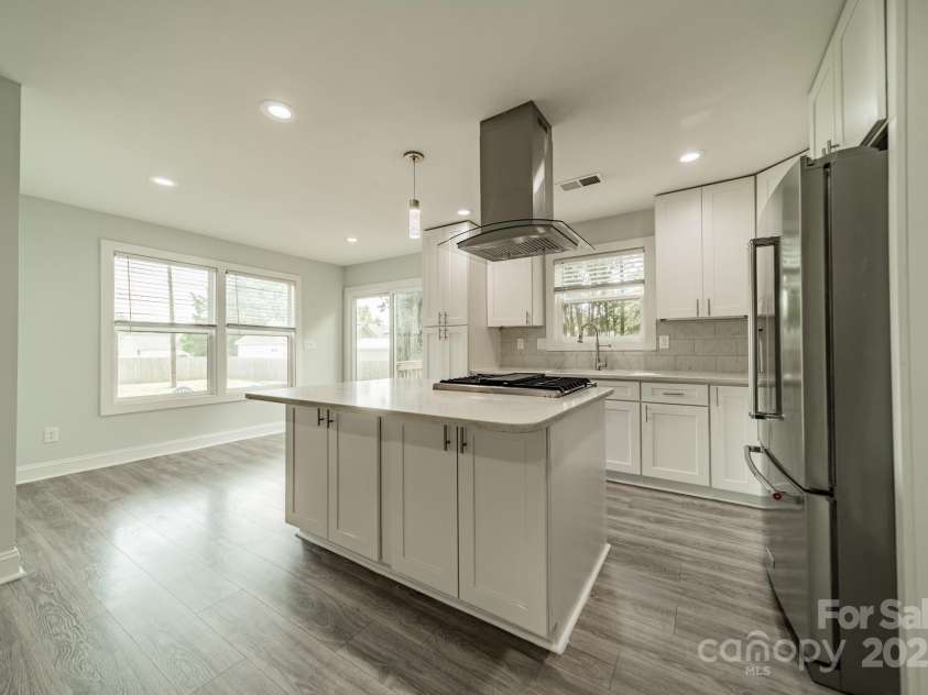 7901 Reames Road, Charlotte, NC 28216.  MLS# CAR4261222, YatesRealty ID 19628. 