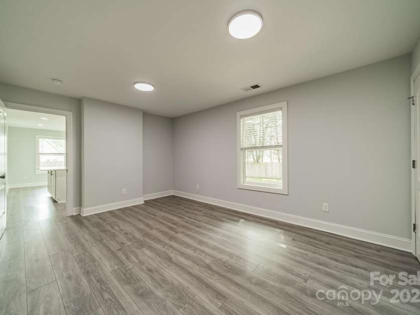 7901 Reames Road, Charlotte, NC 28216.  MLS# CAR4261222, YatesRealty ID 19628. 