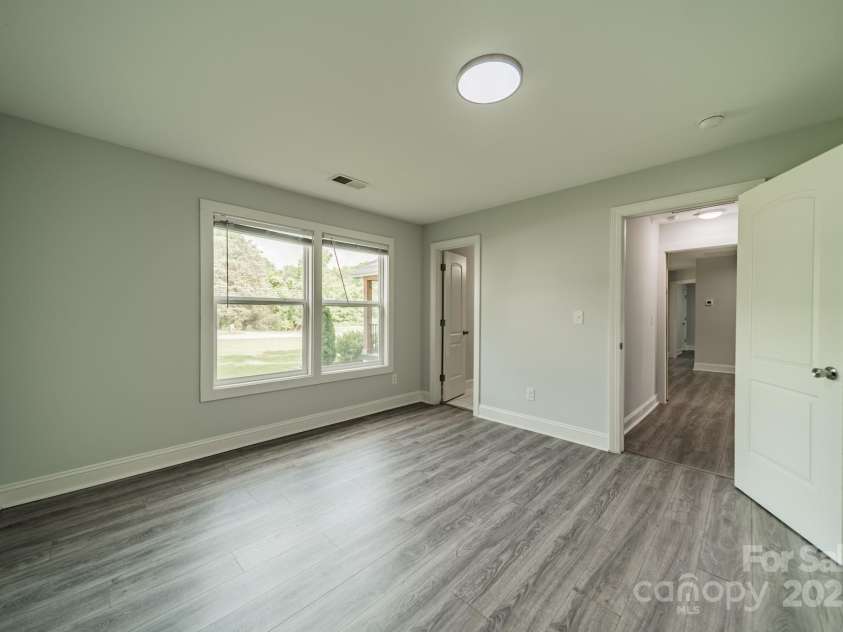 7901 Reames Road, Charlotte, NC 28216.  MLS# CAR4261222, YatesRealty ID 19628. 