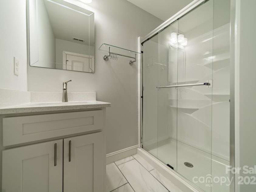 7901 Reames Road, Charlotte, NC 28216.  MLS# CAR4261222, YatesRealty ID 19628. 