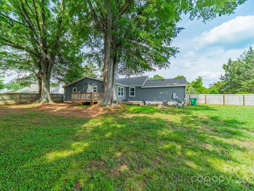7901 Reames Road, Charlotte, NC 28216.  MLS# CAR4261222, YatesRealty ID 19628. 
