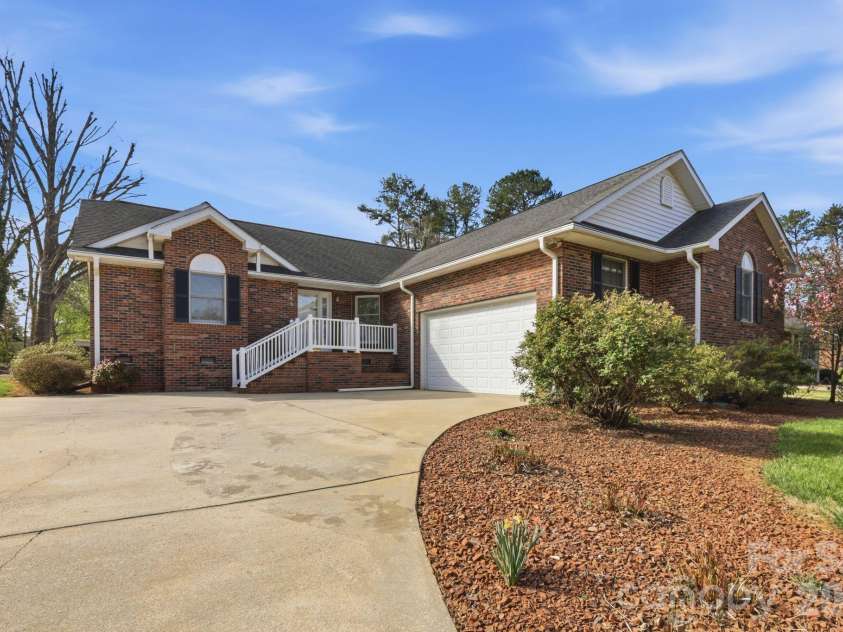 105 Stevens Road, Salisbury, NC 28147.  MLS# CAR4361103, YatesRealty ID 19629. 