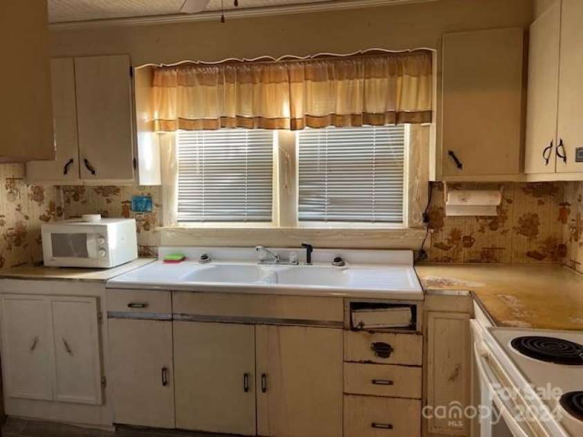 1435 Jacktown Road, Marion, NC 28752.  MLS# CAR4193199, YatesRealty ID 1963. 