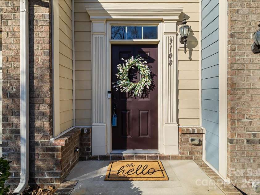 3108 Major Samuals Way, Charlotte, NC 28208.  MLS# CAR4334043, YatesRealty ID 1963. Location, location, location!