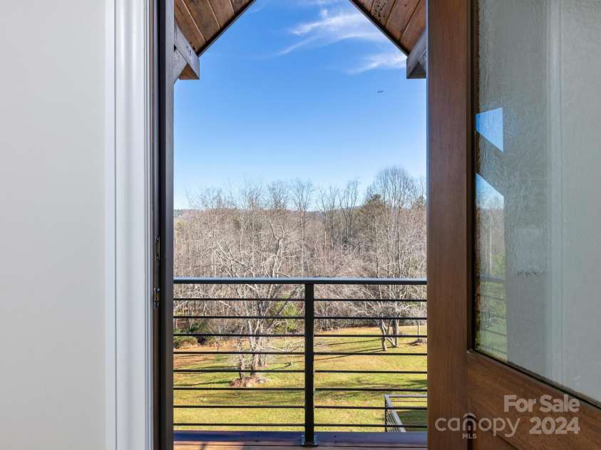 345 Scarlet Tanager Court, Arden, NC 28704.  MLS# CAR4202032, YatesRealty ID 1963. Balcony