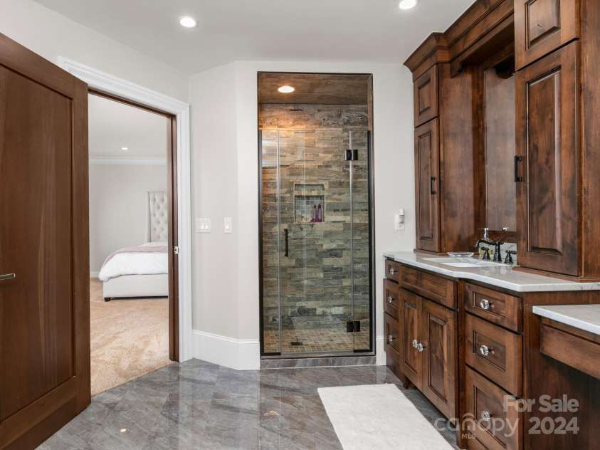 345 Scarlet Tanager Court, Arden, NC 28704.  MLS# CAR4202032, YatesRealty ID 1963. Bathroom