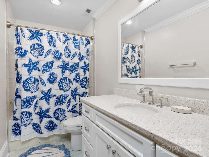 345 Scarlet Tanager Court, Arden, NC 28704.  MLS# CAR4202032, YatesRealty ID 1963. Bathroom