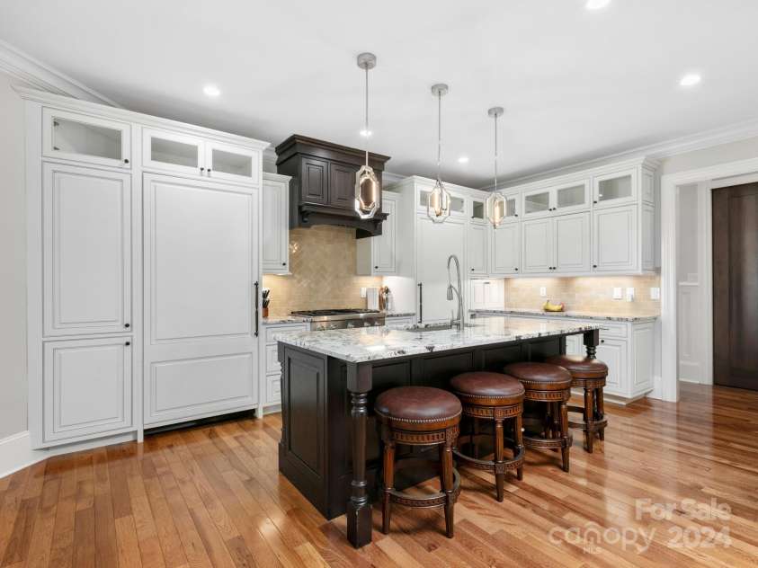 345 Scarlet Tanager Court, Arden, NC 28704.  MLS# CAR4202032, YatesRealty ID 1963. Kitchen