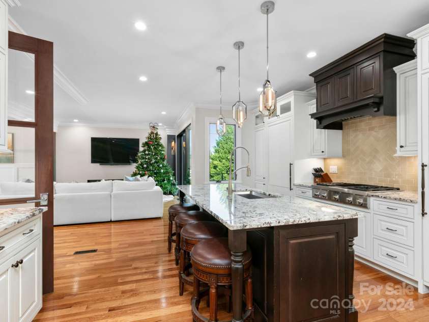 345 Scarlet Tanager Court, Arden, NC 28704.  MLS# CAR4202032, YatesRealty ID 1963. Kitchen