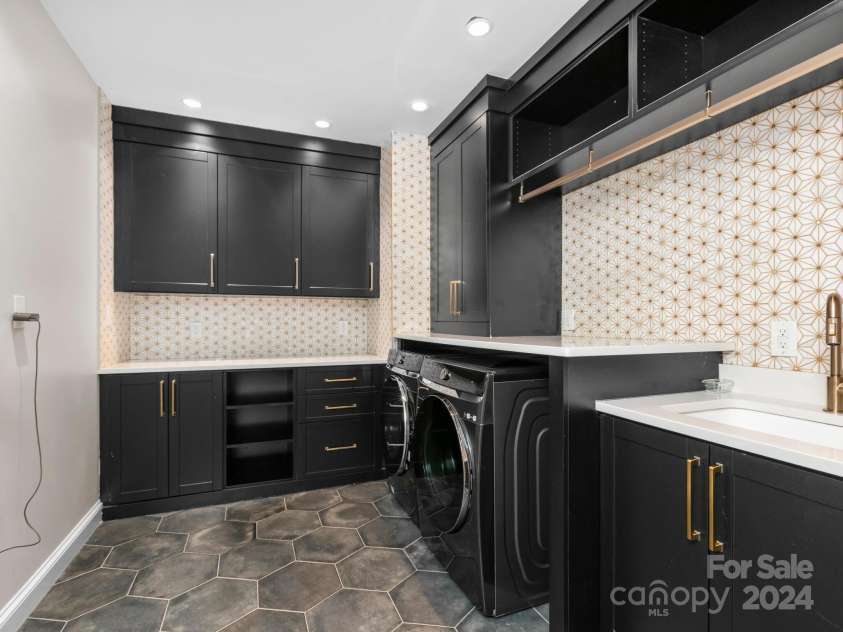 345 Scarlet Tanager Court, Arden, NC 28704.  MLS# CAR4202032, YatesRealty ID 1963. Laundry