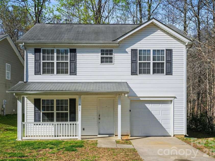 911 Valley Ridge Road, Charlotte, NC 28214.  MLS# CAR4360939, YatesRealty ID 19630. 