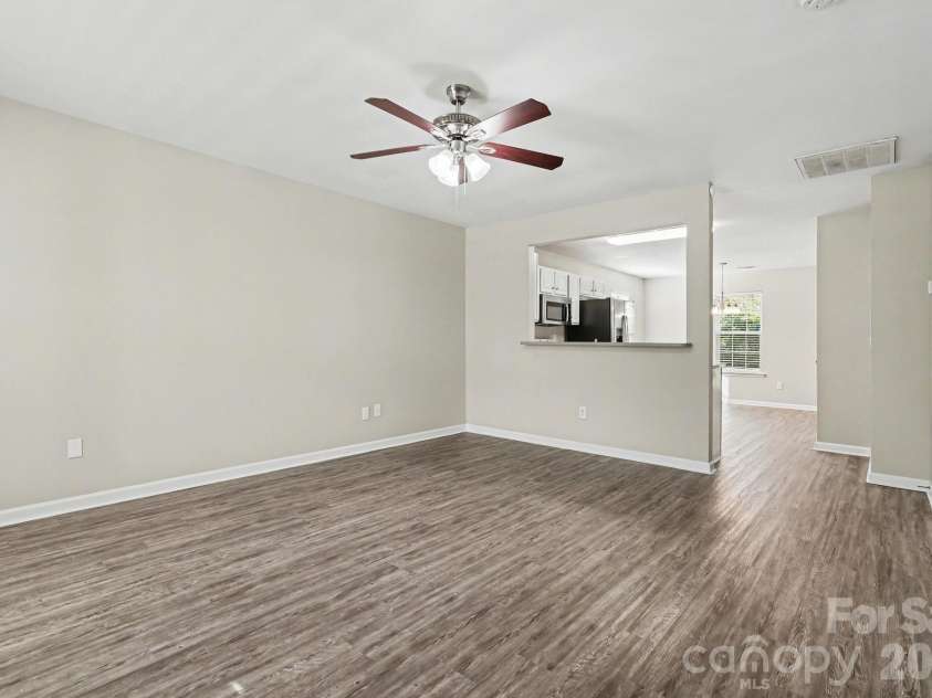 911 Valley Ridge Road, Charlotte, NC 28214.  MLS# CAR4360939, YatesRealty ID 19630. 