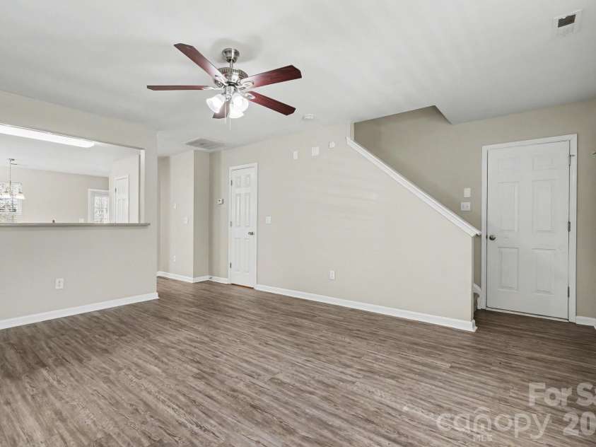 911 Valley Ridge Road, Charlotte, NC 28214.  MLS# CAR4360939, YatesRealty ID 19630. 