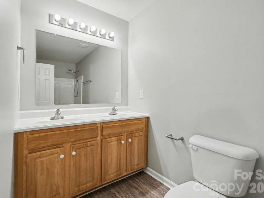 911 Valley Ridge Road, Charlotte, NC 28214.  MLS# CAR4360939, YatesRealty ID 19630. 