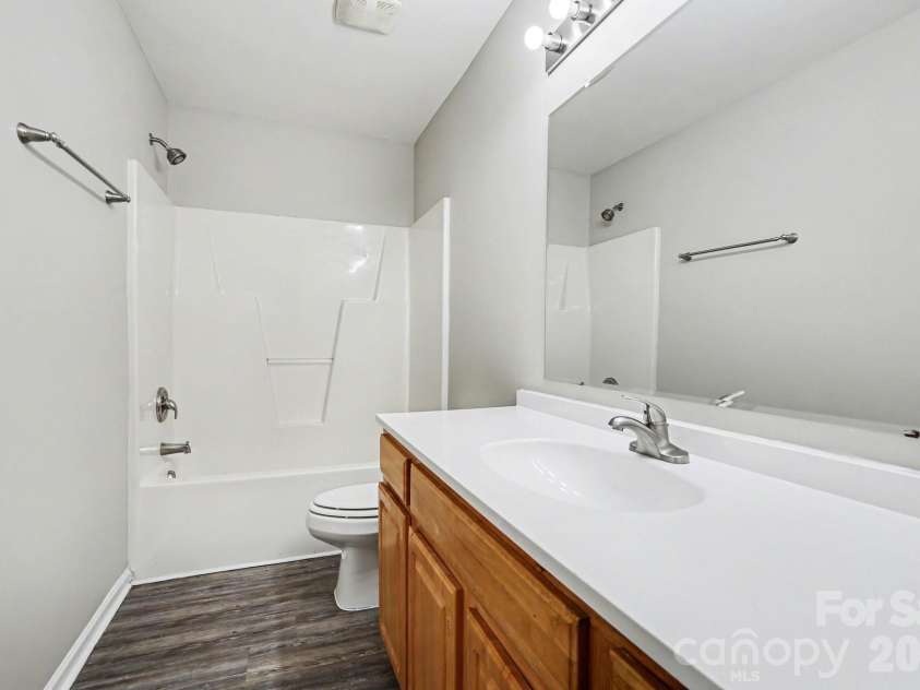 911 Valley Ridge Road, Charlotte, NC 28214.  MLS# CAR4360939, YatesRealty ID 19630. 