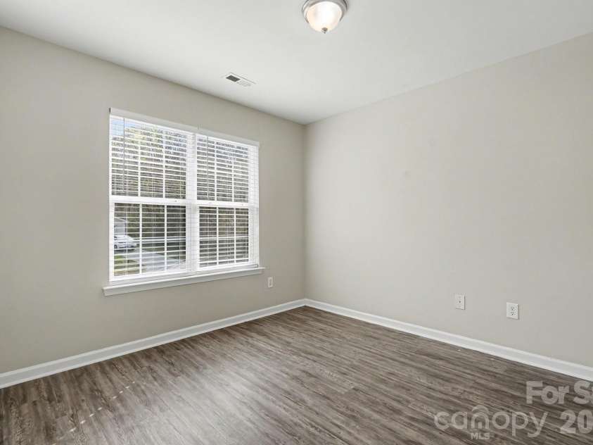 911 Valley Ridge Road, Charlotte, NC 28214.  MLS# CAR4360939, YatesRealty ID 19630. 