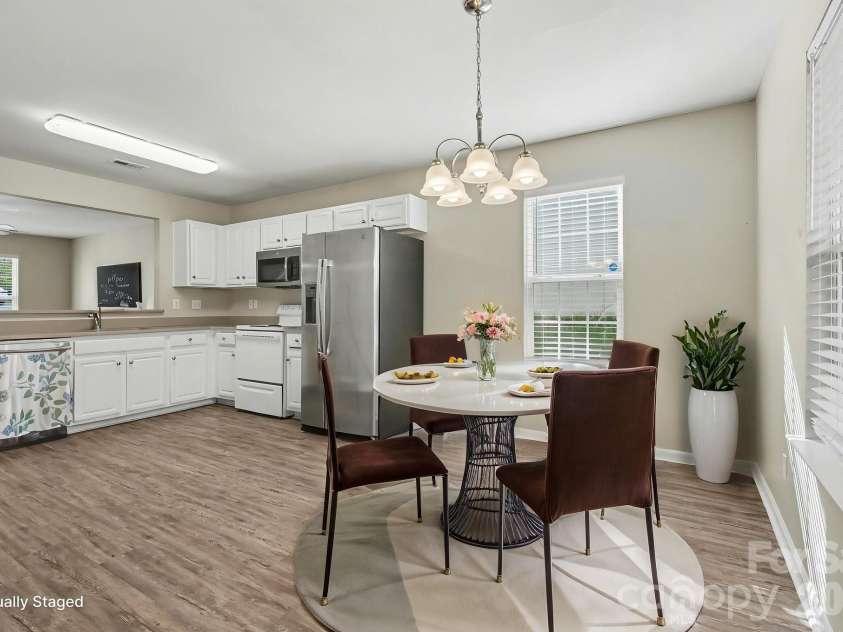 911 Valley Ridge Road, Charlotte, NC 28214.  MLS# CAR4360939, YatesRealty ID 19630. 