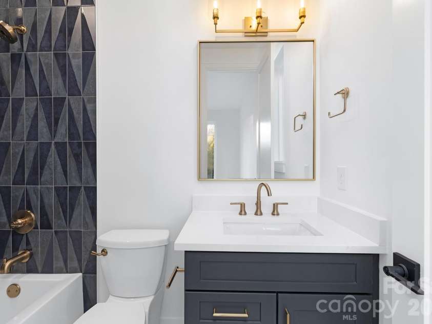 404 Dover Avenue, Charlotte, NC 28209.  MLS# CAR4346788, YatesRealty ID 19631. 