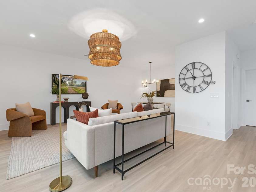 404 Dover Avenue, Charlotte, NC 28209.  MLS# CAR4346788, YatesRealty ID 19631. 