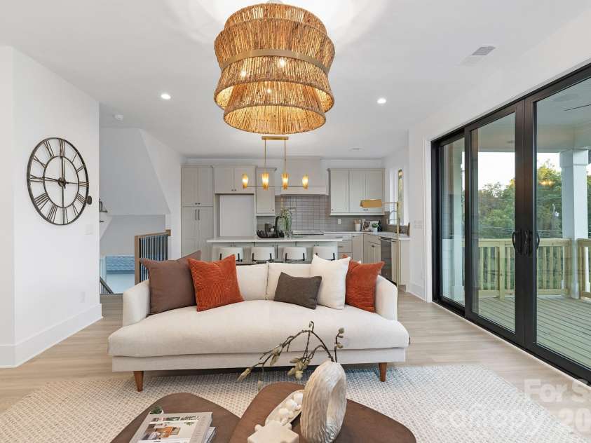 404 Dover Avenue, Charlotte, NC 28209.  MLS# CAR4346788, YatesRealty ID 19631. 