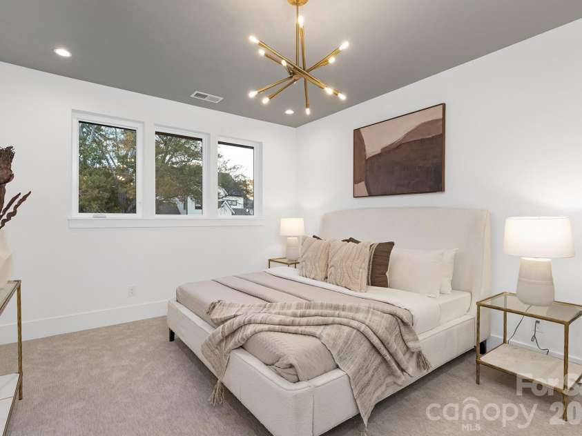 404 Dover Avenue, Charlotte, NC 28209.  MLS# CAR4346788, YatesRealty ID 19631. 