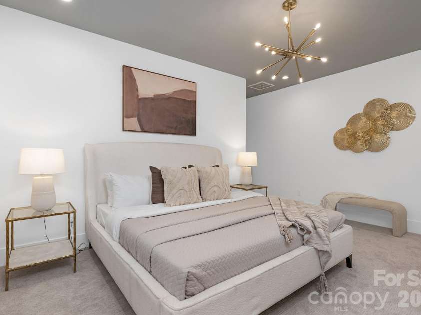 404 Dover Avenue, Charlotte, NC 28209.  MLS# CAR4346788, YatesRealty ID 19631. 