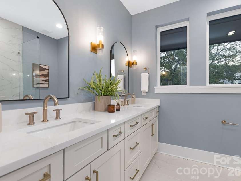 404 Dover Avenue, Charlotte, NC 28209.  MLS# CAR4346788, YatesRealty ID 19631. 