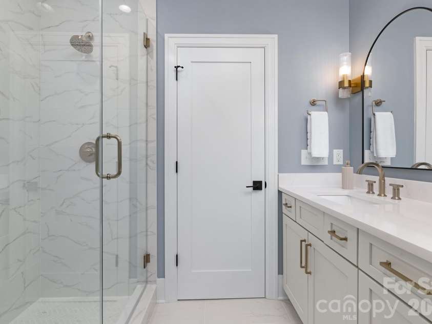 404 Dover Avenue, Charlotte, NC 28209.  MLS# CAR4346788, YatesRealty ID 19631. 