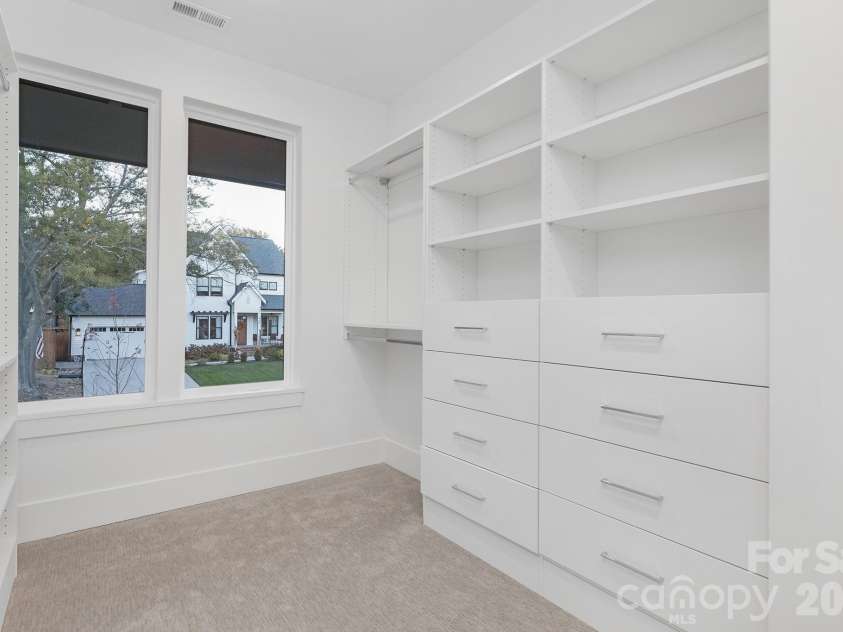 404 Dover Avenue, Charlotte, NC 28209.  MLS# CAR4346788, YatesRealty ID 19631. 