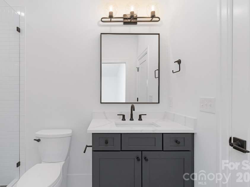404 Dover Avenue, Charlotte, NC 28209.  MLS# CAR4346788, YatesRealty ID 19631. 