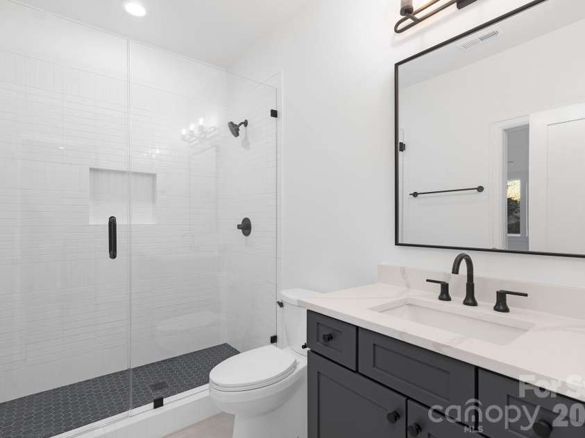 404 Dover Avenue, Charlotte, NC 28209.  MLS# CAR4346788, YatesRealty ID 19631. 
