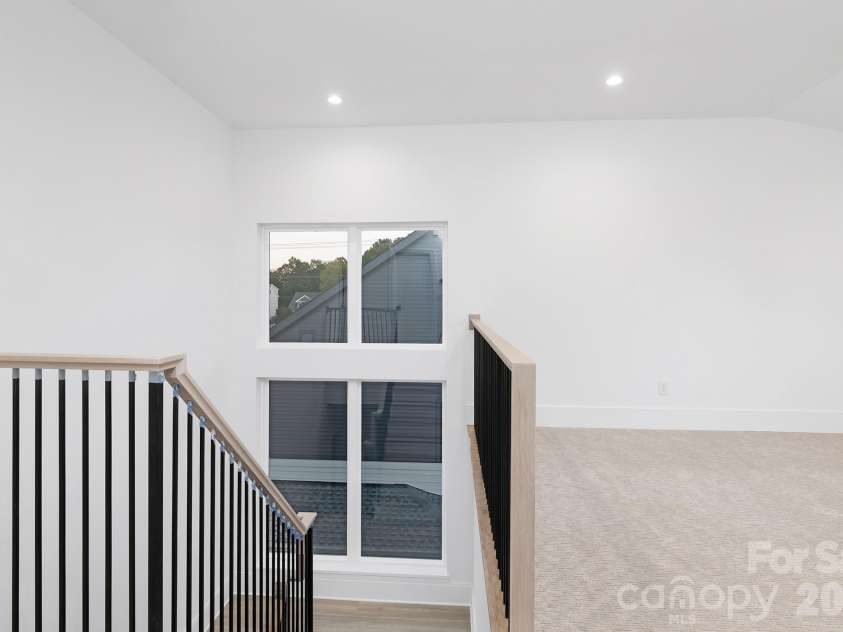 404 Dover Avenue, Charlotte, NC 28209.  MLS# CAR4346788, YatesRealty ID 19631. 