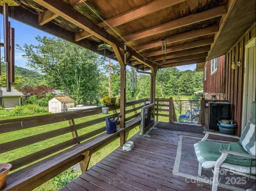 2512 Brevard Road, Hendersonville, NC 28791.  MLS# CAR4237635, YatesRealty ID 19632. 