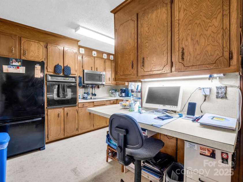 2512 Brevard Road, Hendersonville, NC 28791.  MLS# CAR4237635, YatesRealty ID 19632. Spacious kitchen