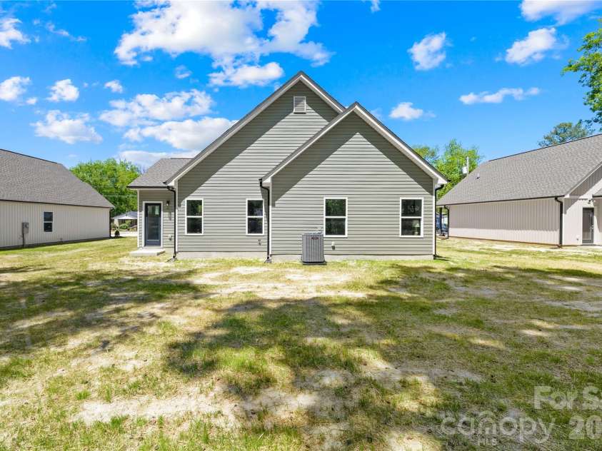 725 Clarinda Street, Rock Hill, SC 29730.  MLS# CAR4373017, YatesRealty ID 19633. Backyard