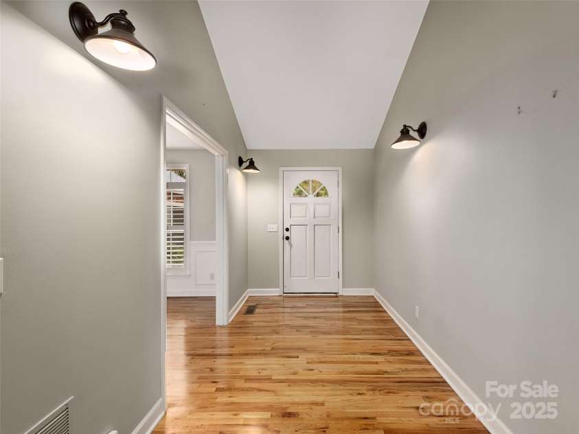 9 Kit Court, Fletcher, NC 28732.  MLS# CAR4246263, YatesRealty ID 19633. Entry Hall