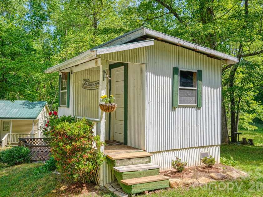 123 Little Rock Way, Mill Spring, NC 28756.  MLS# CAR4375558, YatesRealty ID 19634. 