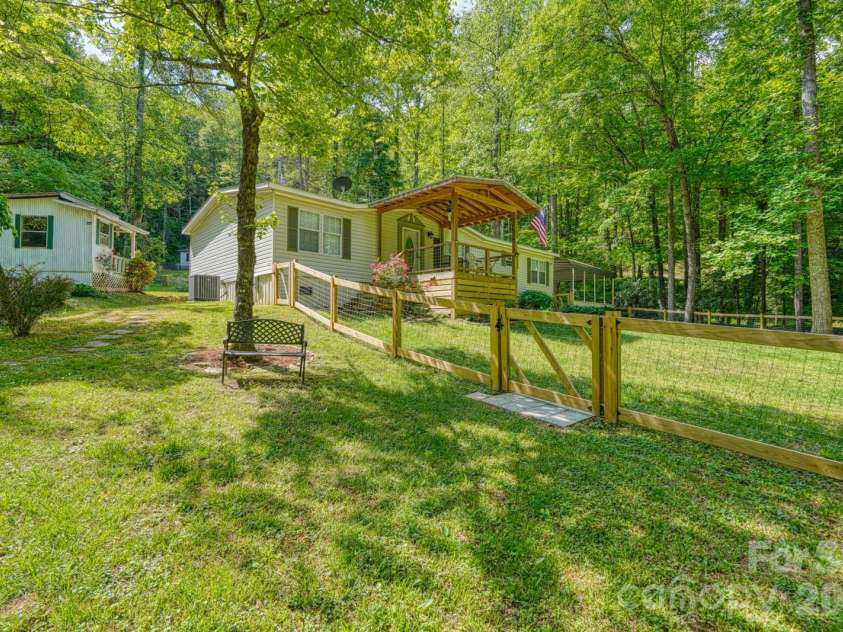123 Little Rock Way, Mill Spring, NC 28756.  MLS# CAR4375558, YatesRealty ID 19634. 