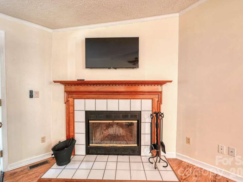 123 Little Rock Way, Mill Spring, NC 28756.  MLS# CAR4375558, YatesRealty ID 19634. 